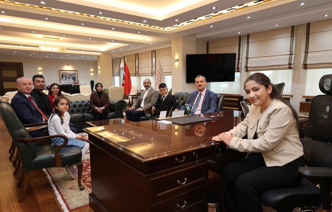 H Gk2 L 7 X Y A Aq O G J