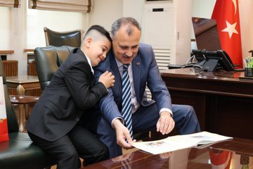 H Gk2 M A1 X U A A Ic4 Y