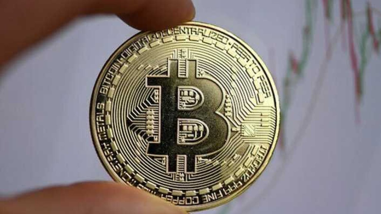 Tesla ve Elon Musk Bitcoin'i uçurdu