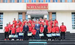 Vali Bozkurt Şampiyon Sporcuları Makamında Ağırladı