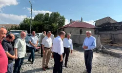 AİÇÜ Rektörü Gülçin Yangında Evi Hasar Gören Aileyi Ziyaret Etti