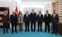 Ağrı Valisi Önder Bozkurt CHP Heyetini Makamında Kabul Etti