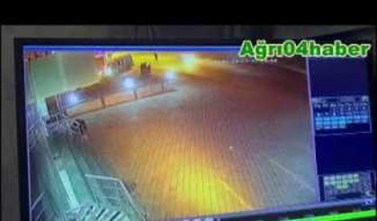 Ağrı da 1 Kişinin Yaşamını Yitirdiği Trafik Kazasının Kaza Anı Görüntüleri