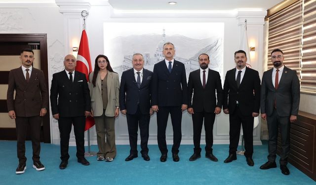 Ağrı Valisi Önder Bozkurt CHP Heyetini Makamında Kabul Etti