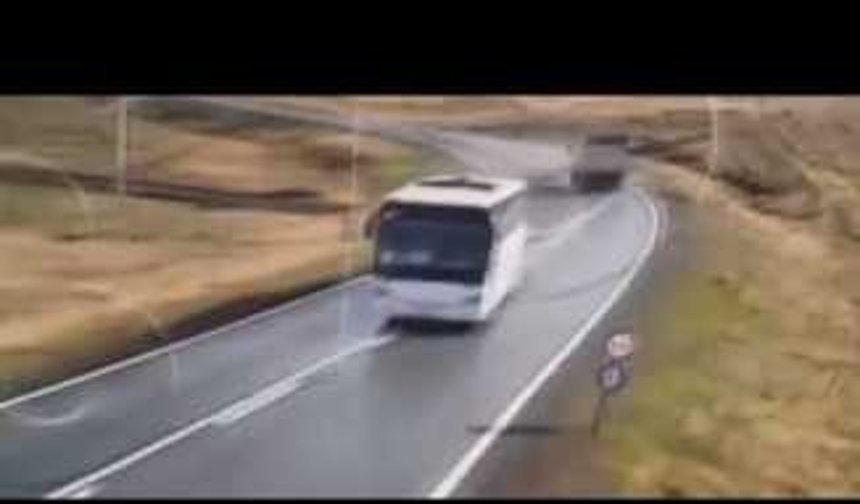 Ağrı'da 7 kişinin yaşamını yitirdiği kaza anı görüntüleri mobesse kameralarına yansıdı